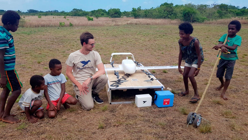Vanuatu, el primer país que usa drones comerciales para distribuir vacunas