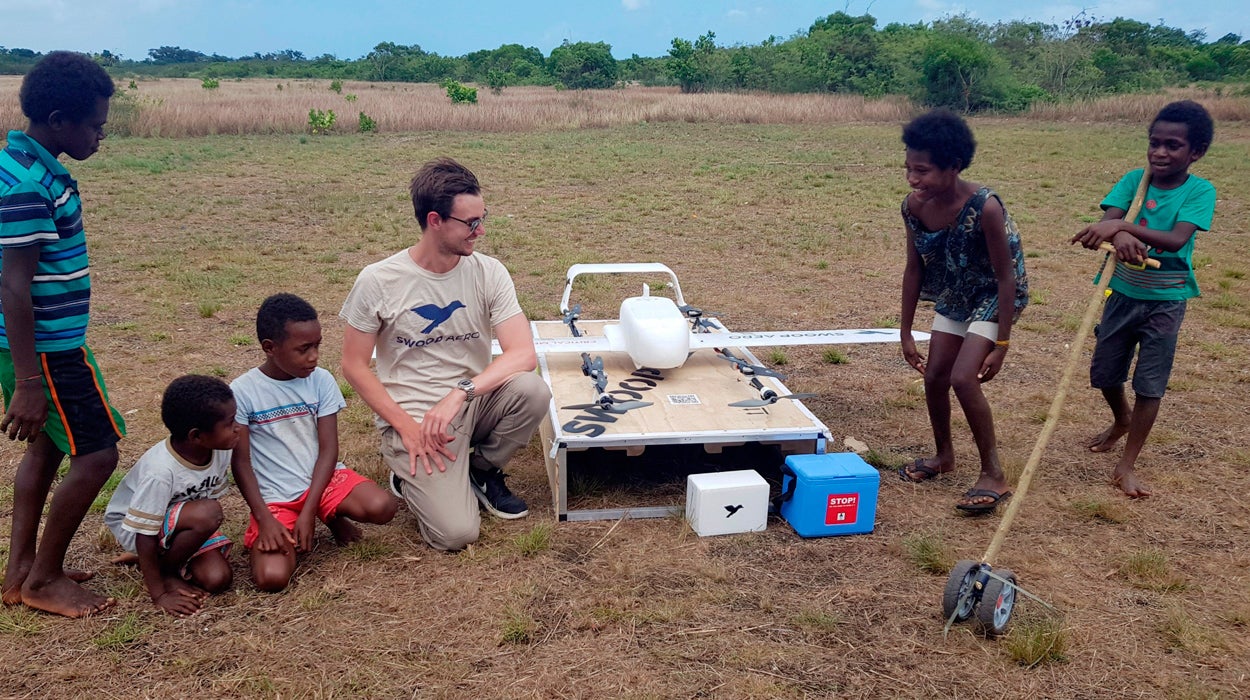 Vanuatu es el primer país en usar drones comerciales para distribuir vacunas Vanuatu es el primer país en usar drones comerciales para distribuir vacunas