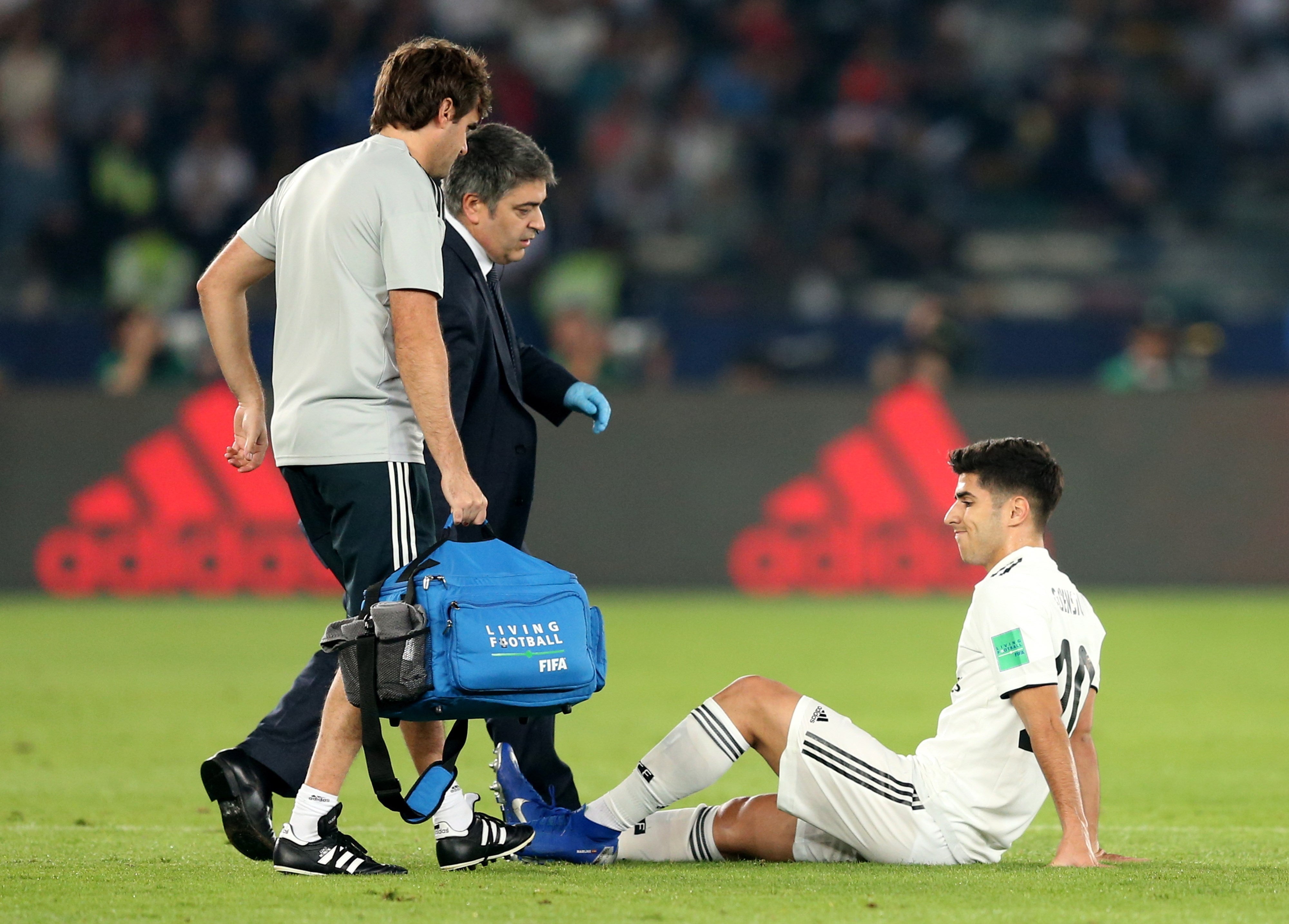 Recaída de Marco Asensio contra el Kashima: sólo estuvo 14 minutos en el césped Recaída de Marco Asensio contra el Kashima: sólo estuvo 14 minutos en el césped