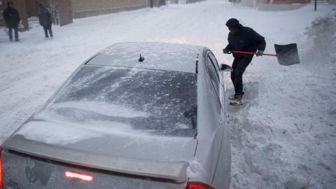 Coche en la nieve