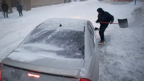 Coche en la nieve Coche en la nieve