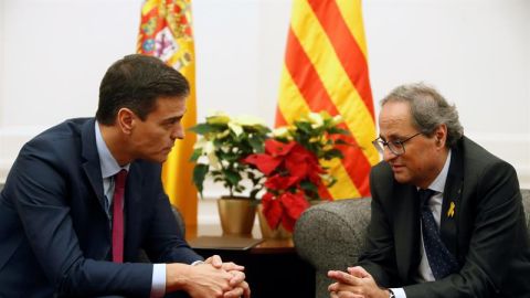 Imagen de archivo de una reuni&oacute;n entre Pedro S&aacute;nchez y Quim Torra