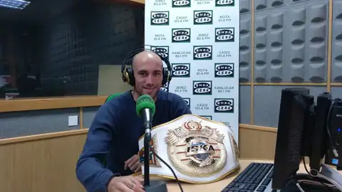 Onda Deportiva Cádiz 19/12/2018 José Antonio Rivas entrevista al campeón del mundo de Muay Thai Carlos Coello.