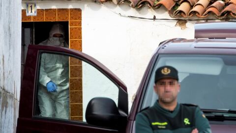 La Guardia Civil en la casa de Bernardo Montoya en El Campillo