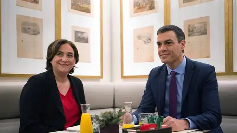 Ada Colau y Pedro Sánchez reunidos en Barcelona Ada Colau y Pedro Sánchez reunidos en Barcelona