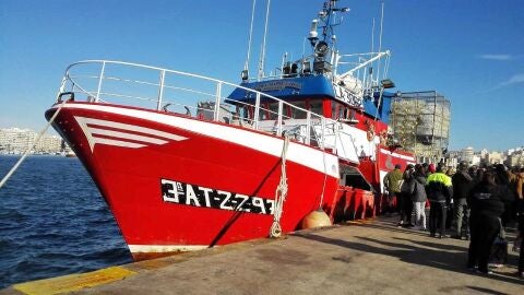 El pesquero 'Nuestra Madre Loreto' en el puerto de Santa Pola