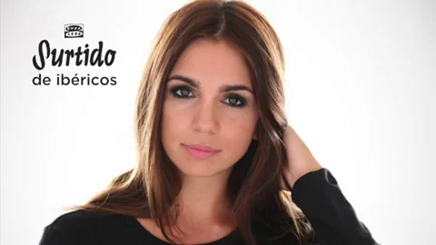 El saludo de Elena Furiase: "Ojal&aacute; el programa os salga tan bueno como el jam&oacute;n"