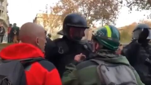 Mosso y un agente rural