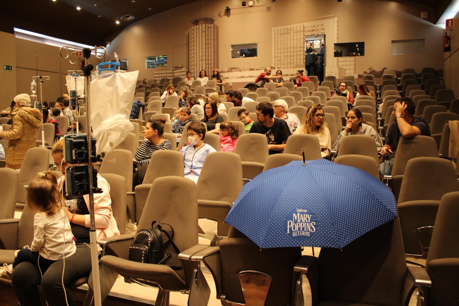 Los hospitales La Paz y Niño Jesús estrenan 'El regreso de Mary Poppins' de forma simultánea a los cines Los hospitales La Paz y Niño Jesús estrenan 'El regreso de Mary Poppins' de forma simultánea a los cines
