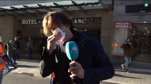 Brutal agresi&oacute;n a un reportero de Intereconom&iacute;a durante protestas en Catalu&ntilde;a por la celebraci&oacute;n del Consejo de Ministros