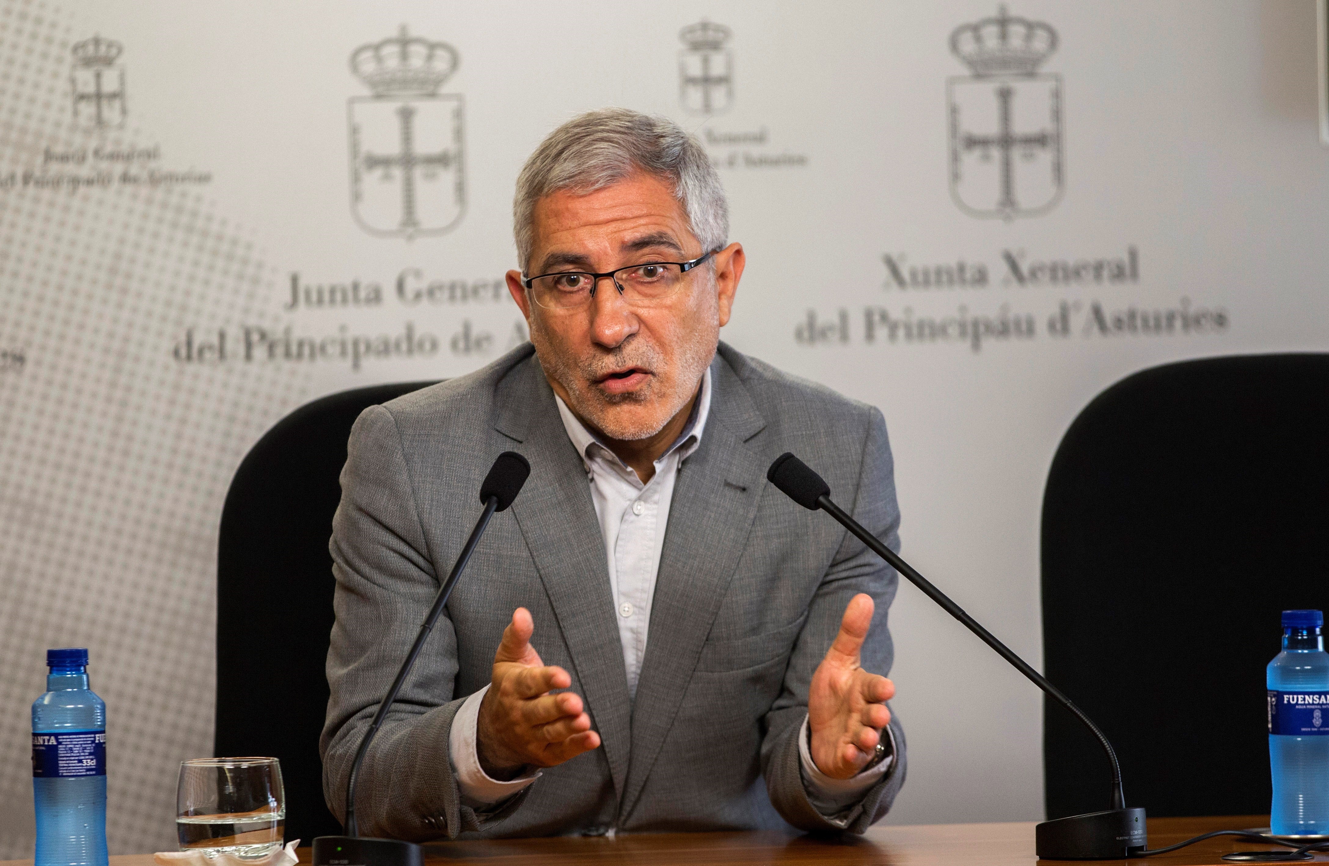 IU expedienta a Gaspar Llamazares por impulsar la plataforma Actúa IU expedienta a Gaspar Llamazares por impulsar la plataforma Actúa