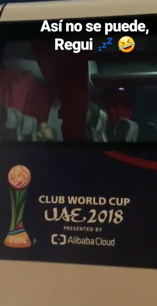 Sergio Ramos no da crédito: Reguilón se queda dormido y solo en el autobús del Real Madrid Sergio Ramos no da crédito: Reguilón se queda dormido y solo en el autobús del Real Madrid