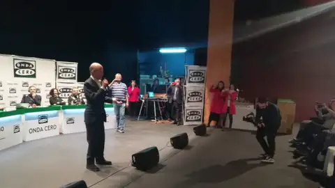 El profesor Rodríguez Braun cantando El profesor Rodríguez Braun cantando