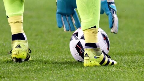 Un jugador de f&uacute;tbol, durante un partido