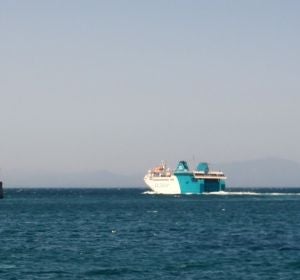 El buque, sin propulsión, ha solicitado un remolcador para regresar a Ceuta El buque, sin propulsión, ha solicitado un remolcador para regresar a Ceuta