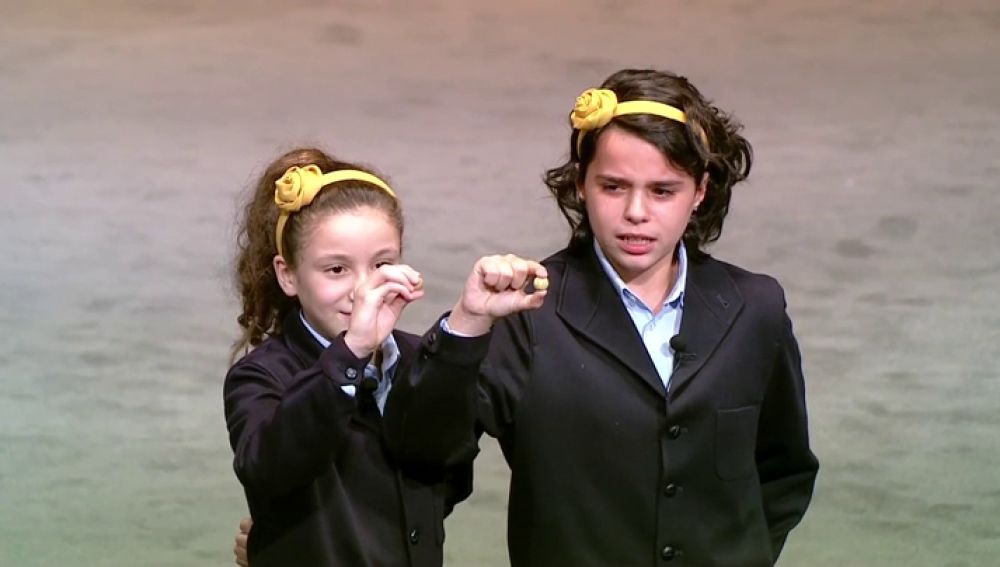 Carla García, una de las niñas que cantó El Gordo: "Espero que toque a gente que le van a embargar la casa" Carla García, una de las niñas que cantó El Gordo: "Espero que toque a gente que le van a embargar la casa"