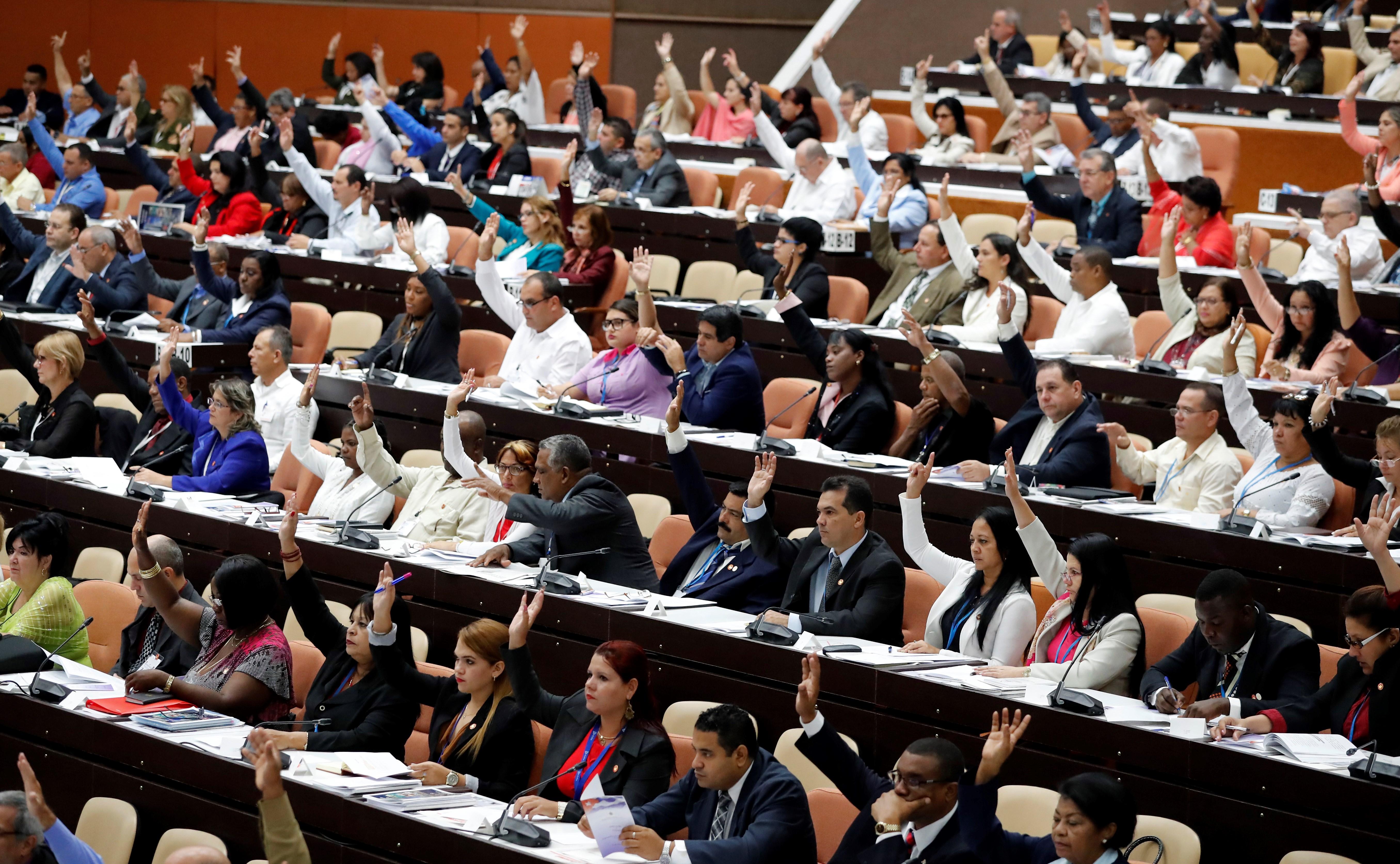 El Parlamento cubano aprueba el borrador final de la nueva Constitución El Parlamento cubano aprueba el borrador final de la nueva Constitución