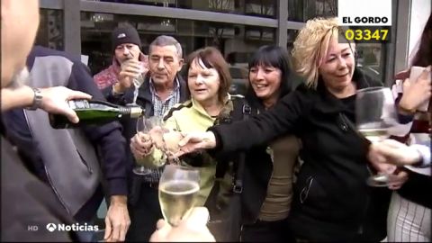 El gordo ha llegado cargado de celebraciones y muy repartido
