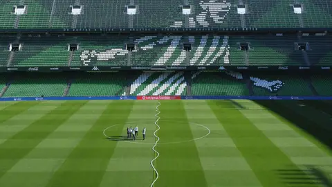 La curiosa línea trazada en el Benito Villamarín La curiosa línea trazada en el Benito Villamarín