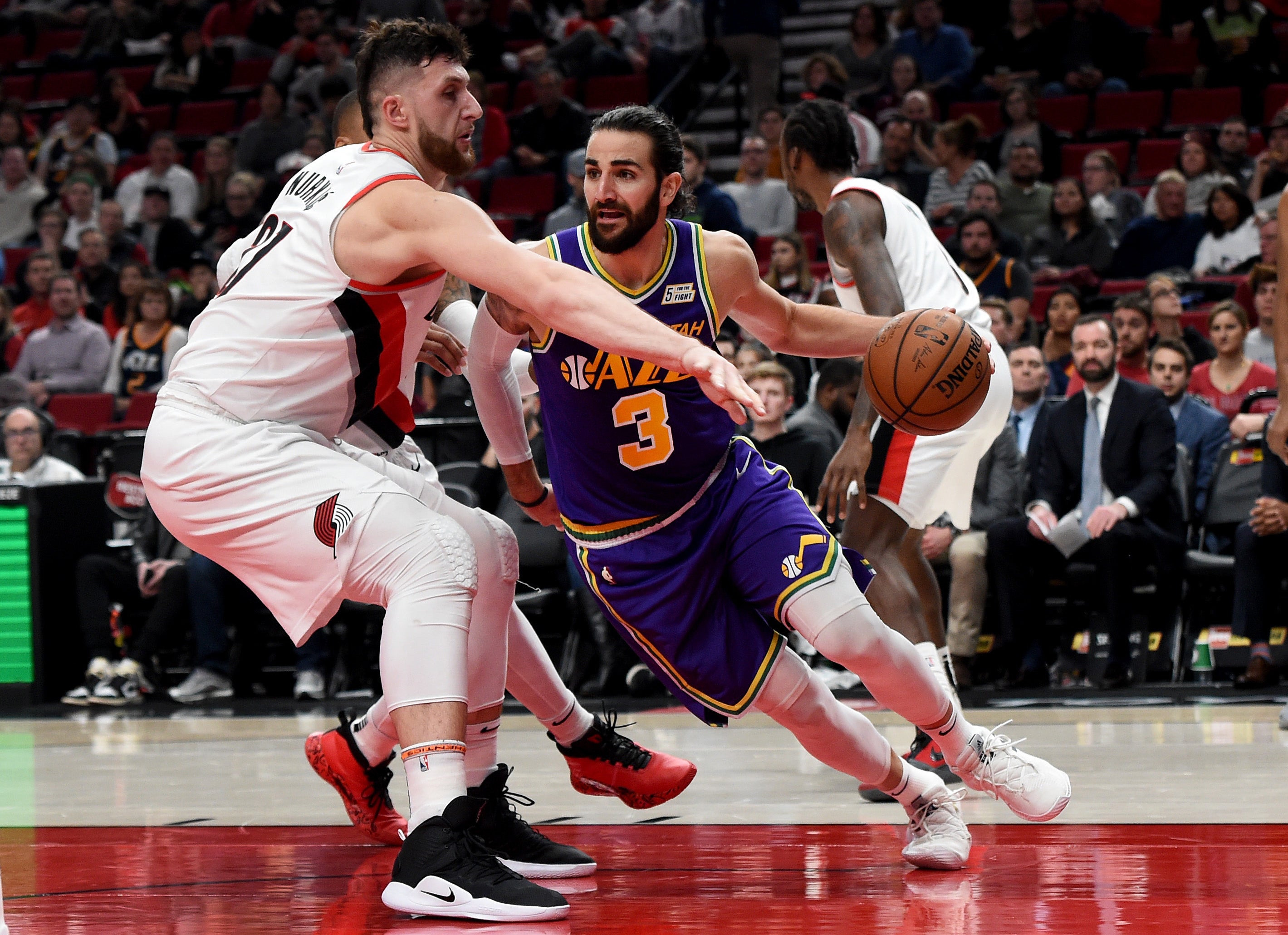 Ricky Rubio domina ante los Blazers y Willy Hernangómez le gana la partida a Calderón Ricky Rubio domina ante los Blazers y Willy Hernangómez le gana la partida a Calderón