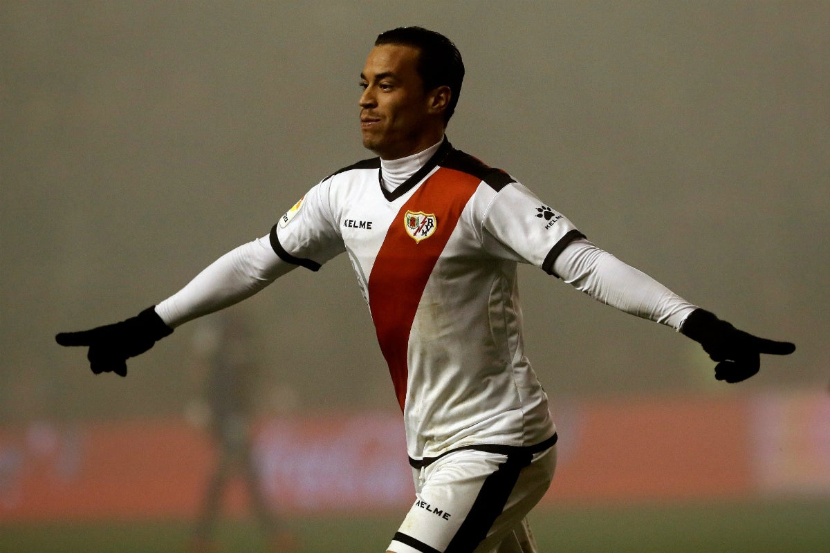 El Rayo despide el año regalando una victoria a su afición entre la niebla ante el Levante El Rayo despide el año regalando una victoria a su afición entre la niebla ante el Levante