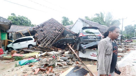 Un tsunami arrasa Indonesia