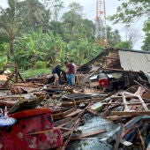 Destrozos del tsunami en Indonesia
