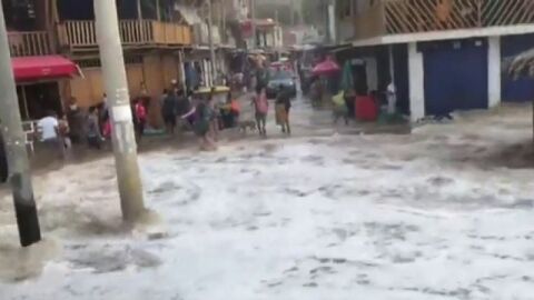 Los efectos del tsunami en Indonesia llegan hasta Per&uacute;