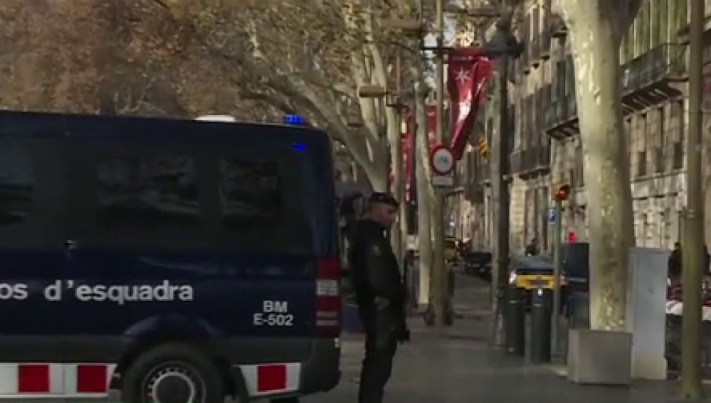 Mossos y Guardia Urbana refuerzan las medidas de seguridad en zonas concurridas de Barcelona