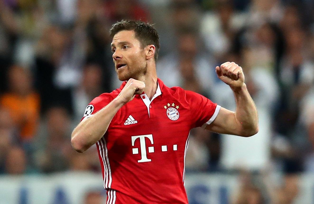 Rummenigge, sobre Xabi Alonso: "Me gustaría que un día regresase al Bayern de Múnich como entrenador" Rummenigge, sobre Xabi Alonso: "Me gustaría que un día regresase al Bayern de Múnich como entrenador"