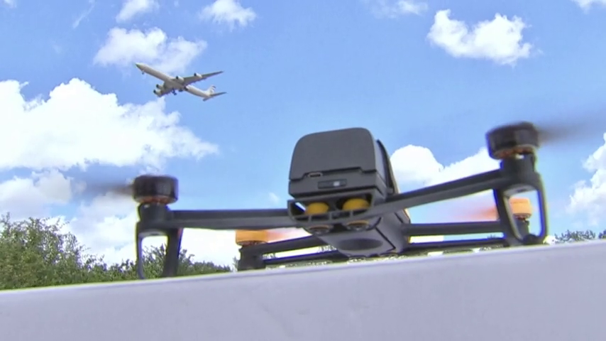 La Diputación despliega un amplio dispositivo con drones ayudará a combatir las plagas de mosquitos La Diputación despliega un amplio dispositivo con drones ayudará a combatir las plagas de mosquitos
