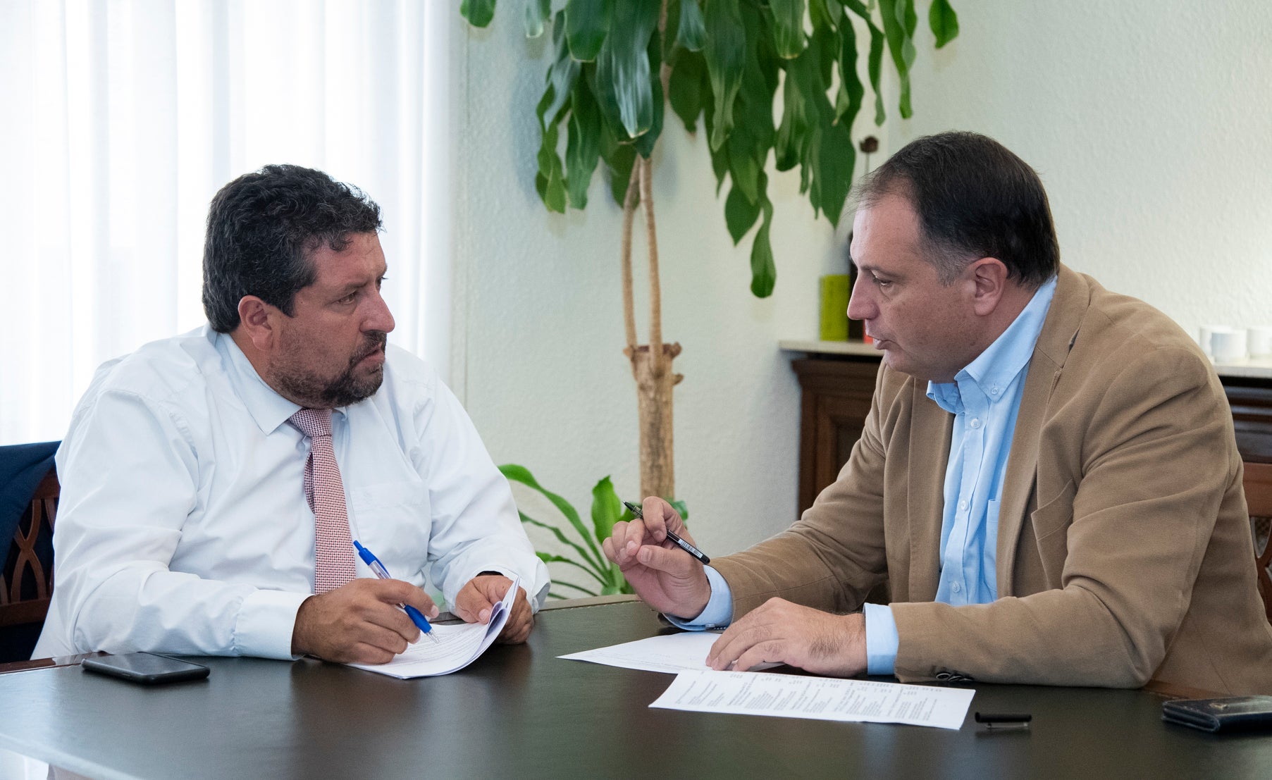 La Diputación adelantará en enero 45,7 millones de euros a 63 municipios para que presten mejores servicios a sus vecinos La Diputación adelantará en enero 45,7 millones de euros a 63 municipios para que presten mejores servicios a sus vecinos