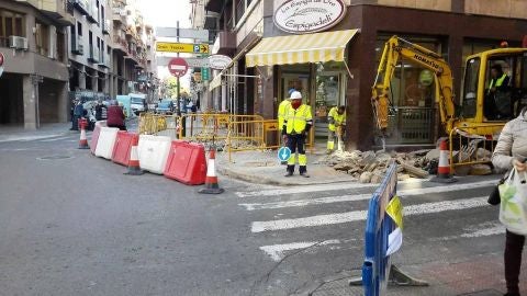 Obras en la calle Alfonso XII de Elche
