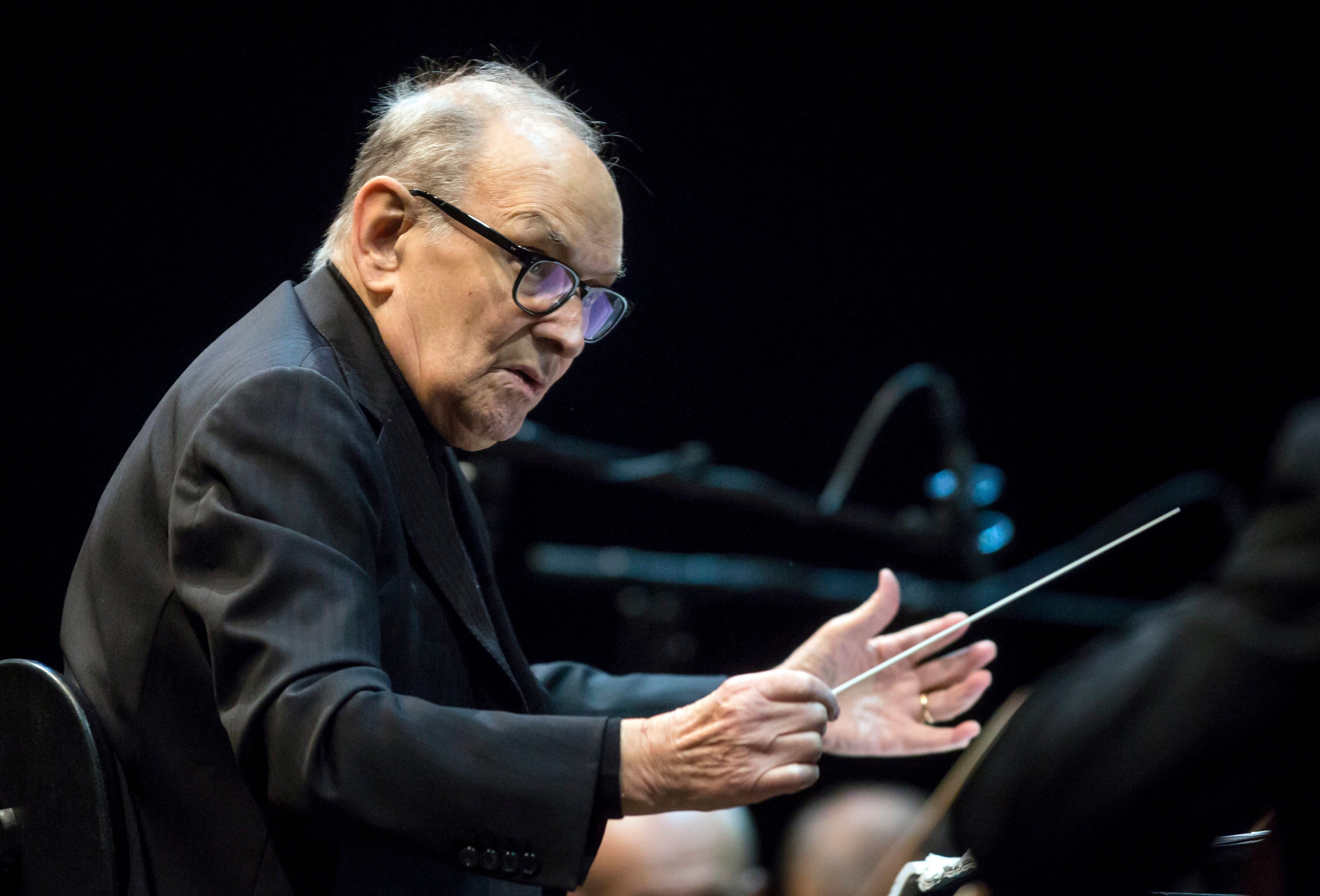 HUMOR | El concierto de Ennio Morricone se alarga hasta las 13 horas y 37 minutos entre bis y bis HUMOR | El concierto de Ennio Morricone se alarga hasta las 13 horas y 37 minutos entre bis y bis