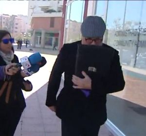 El comisario Villarejo amenaza en una carta a Sánchez con tirar de la manta para protegerse El comisario Villarejo amenaza en una carta a Sánchez con tirar de la manta para protegerse