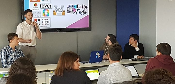 Los estudiantes de la UJI piden enunciados de los exámenes también en castellano Los estudiantes de la UJI piden enunciados de los exámenes también en castellano