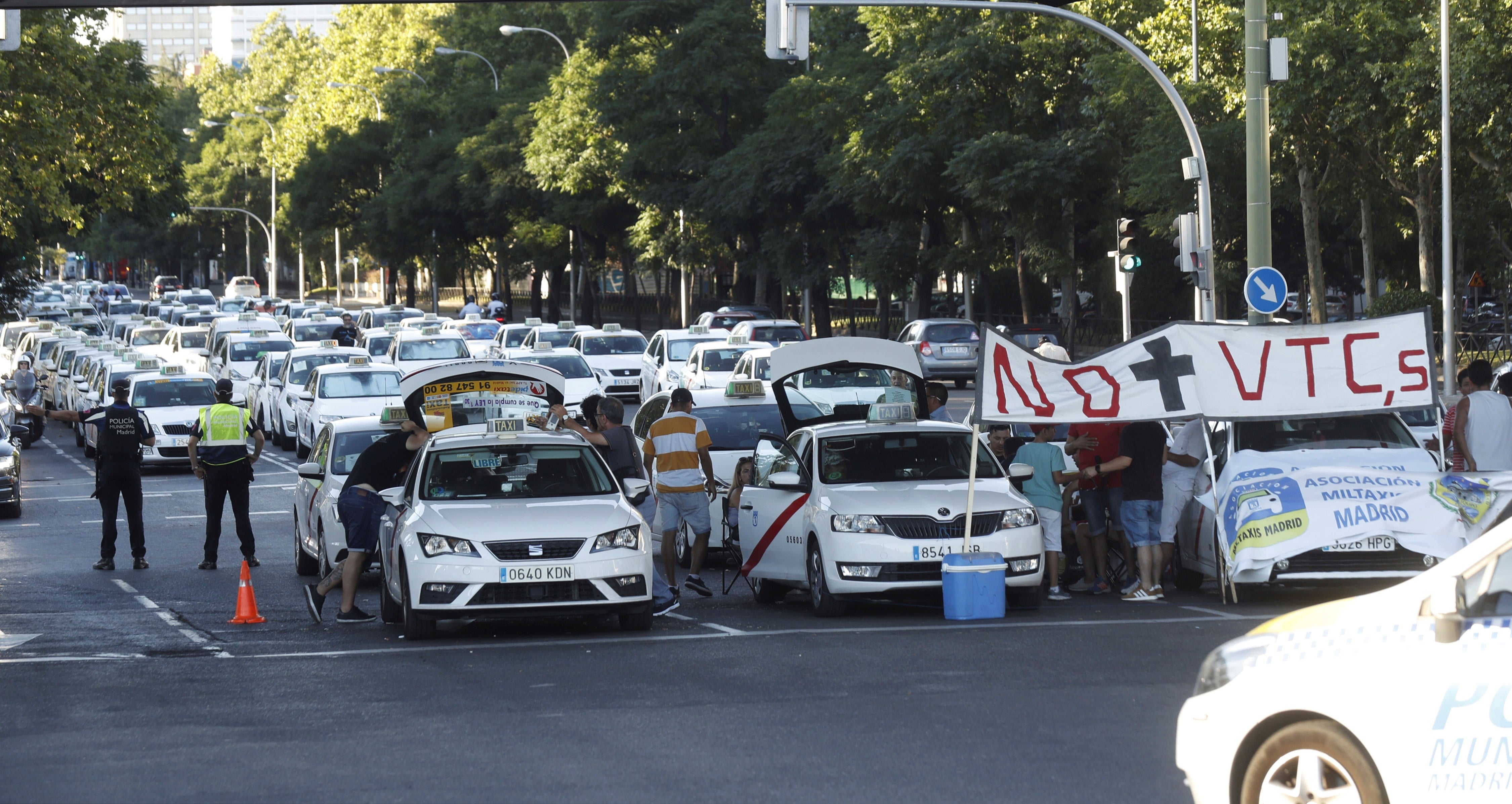 Transporte inicia la tramitación de un decreto ley de urgencia para regular las VTC Transporte inicia la tramitación de un decreto ley de urgencia para regular las VTC