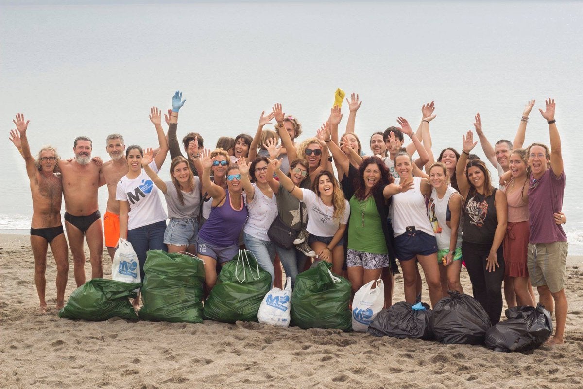 "No es ser ecologista, es querer tener limpia la playa" "No es ser ecologista, es querer tener limpia la playa"