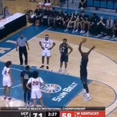 Tacko Fall, tirando un tiro libre Tacko Fall, tirando un tiro libre