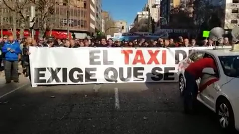 Los taxistas se manifiestan en Madrid para protestar por los VTC Los taxistas se manifiestan en Madrid para protestar por los VTC