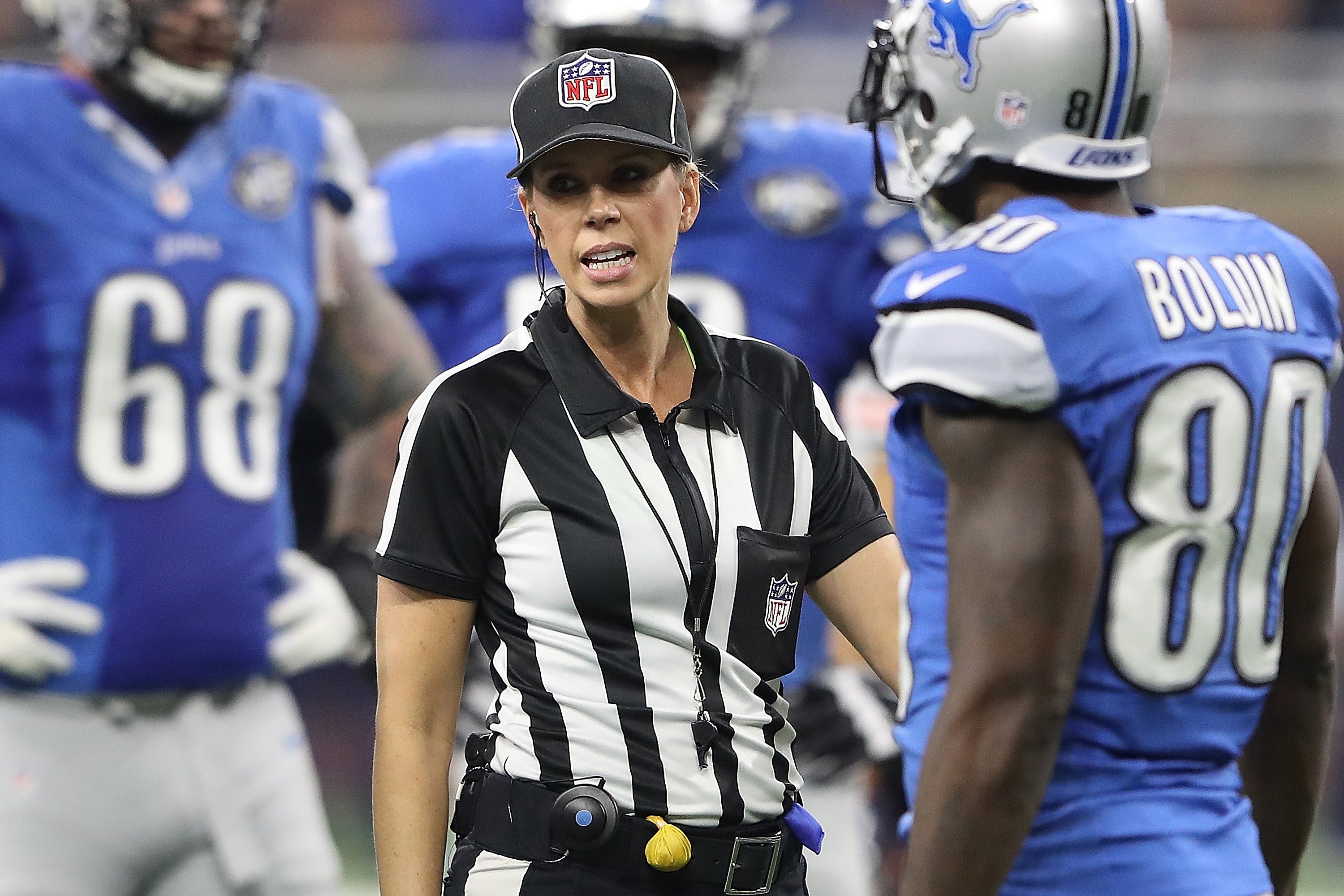 Sarah Thomas se convertirá en la primera árbitro de la historia en un partido de Playoffs de la NFL Sarah Thomas se convertirá en la primera árbitro de la historia en un partido de Playoffs de la NFL