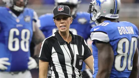 Sarah Thomas, en un partido de la NFL Sarah Thomas, en un partido de la NFL