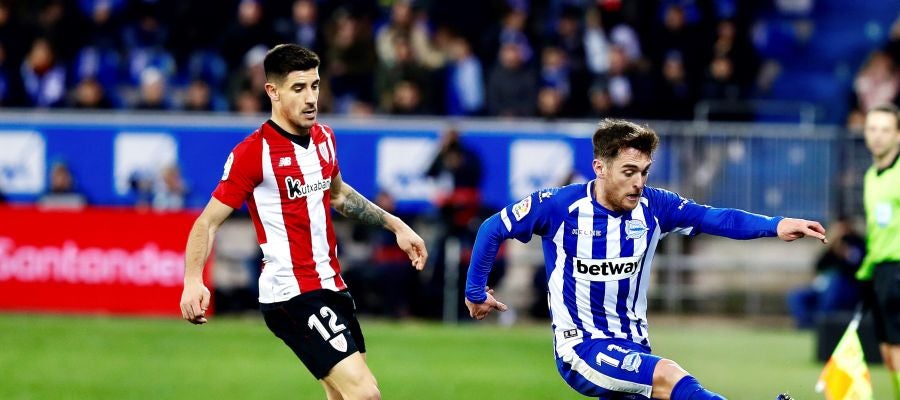 Ibai Gómez, con la camiseta del Alavés, en un partido contra el Athletic Ibai Gómez, con la camiseta del Alavés, en un partido contra el Athletic