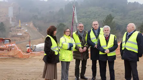 Ethel vazquez, supervisano as obras no Polígono de San Cibrao das Viñas Ethel vazquez, supervisano as obras no Polígono de San Cibrao das Viñas