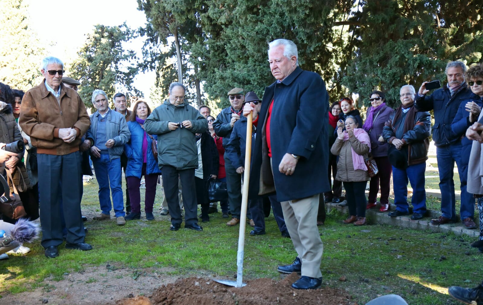 Comienzan las catas arqueológicas previas a la exhumación de las víctimas del franquismo. Comienzan las catas arqueológicas previas a la exhumación de las víctimas del franquismo.