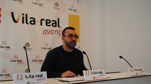 L&acute;alcalde canvia responsabilitats en les &agrave;rees de festes, salut, esports i serveis publics. 