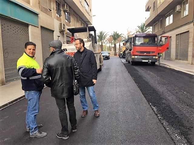El Ayuntamiento de Elche retoma en el barrio de Altabix el Plan de Asfaltado de 2018 El Ayuntamiento de Elche retoma en el barrio de Altabix el Plan de Asfaltado de 2018