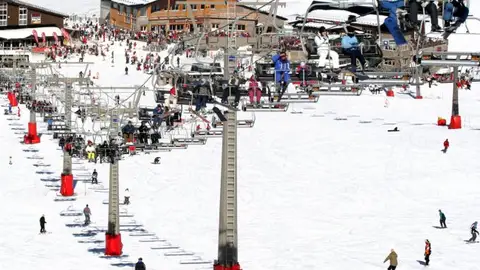 Remontes en Sierra Nevada CGT denuncia contrataciones "inadecuadas" en Sierra Nevada