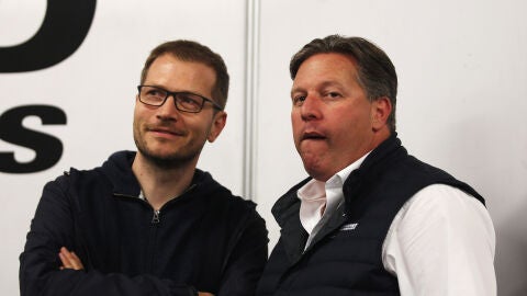 Andreas Seidl, junto a Zak Brown