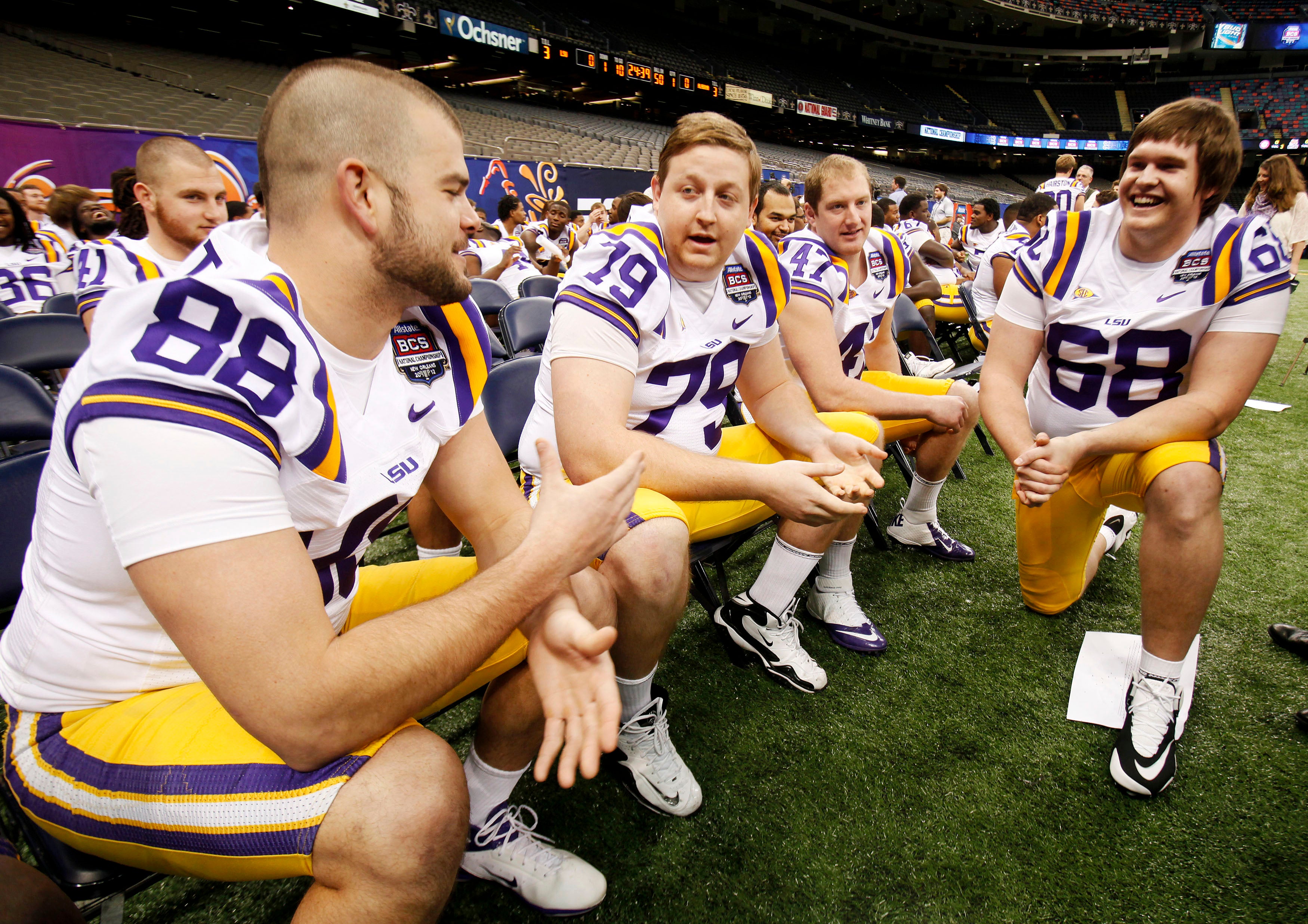 Un exjugador de fútbol americano pierde una pierna tras ser disparado por un perro mientras cazaba Un exjugador de fútbol americano pierde una pierna tras ser disparado por un perro mientras cazaba